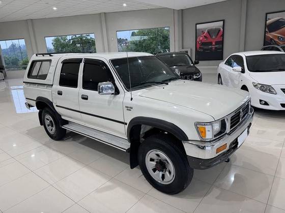 TOYOTA HILUX 2.8 SR5 4X4 CD 8V DIESEL 4P MANUAL TOYOTA HILUX 2.8 SR5 4X4 CD 8V DIESEL 4P MANUAL